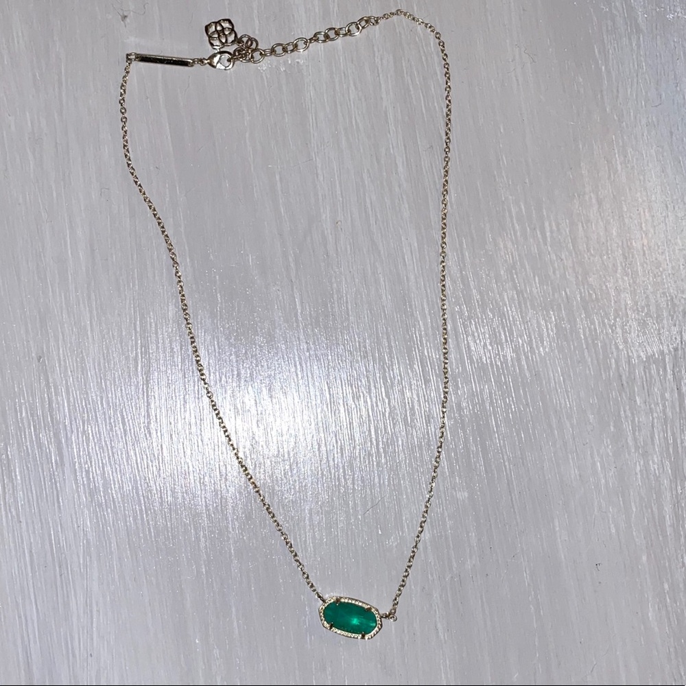 Kendra Scott necklace